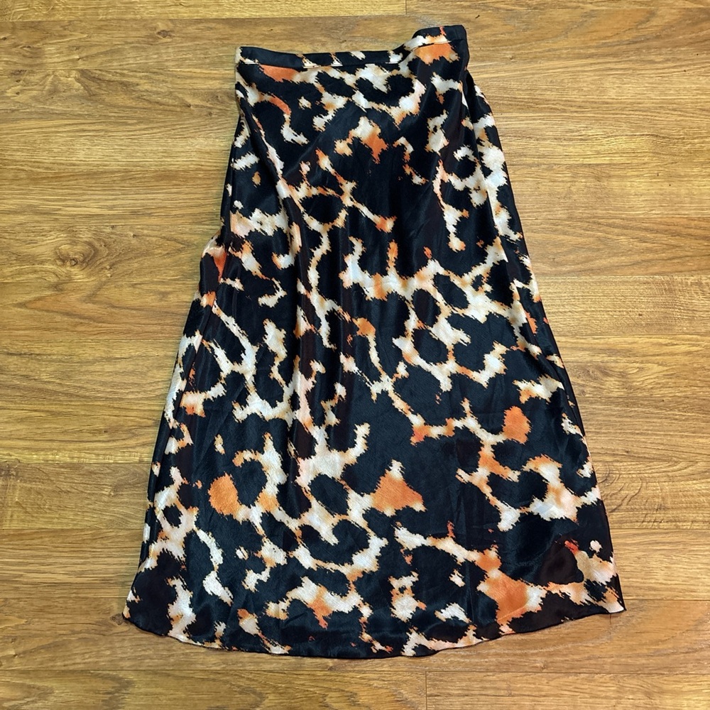 Free people leopard skirt.  Good used condition.  Size small